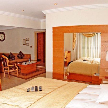 Mirage Suites Kuwait City Zimmer foto